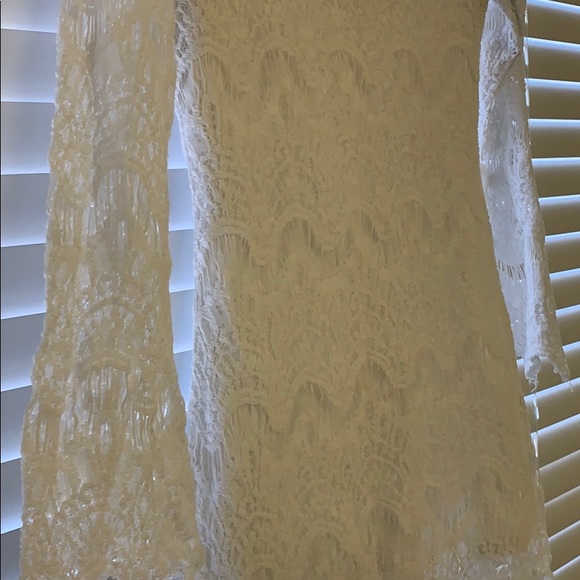 Avahua - Australian designer. Crochet white top. - Picture 3 of 3